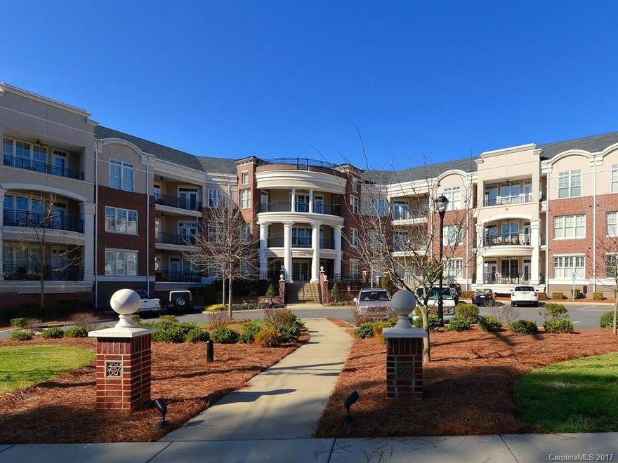 Gorgeous HUGE 1 BR/1 Bath condo (approx. 1,000 sf) w/ balcony access off den & master BR. Freshly painted - like new! Less than ½ mile to Del Frisco’s, Whole Foods, Dean & Deluca & SouthPark Mall! Beautiful hw floors throughout except ceramic tile in bath. Very open layout! Gas fp! Overlooks back of complex. Secured parking spot in parking garage & condo comes w/ a large, private climate controlled storage unit. Granite ctops in kitchen. Walk-in closet in bedroom. Fridge, washer, dryer included!