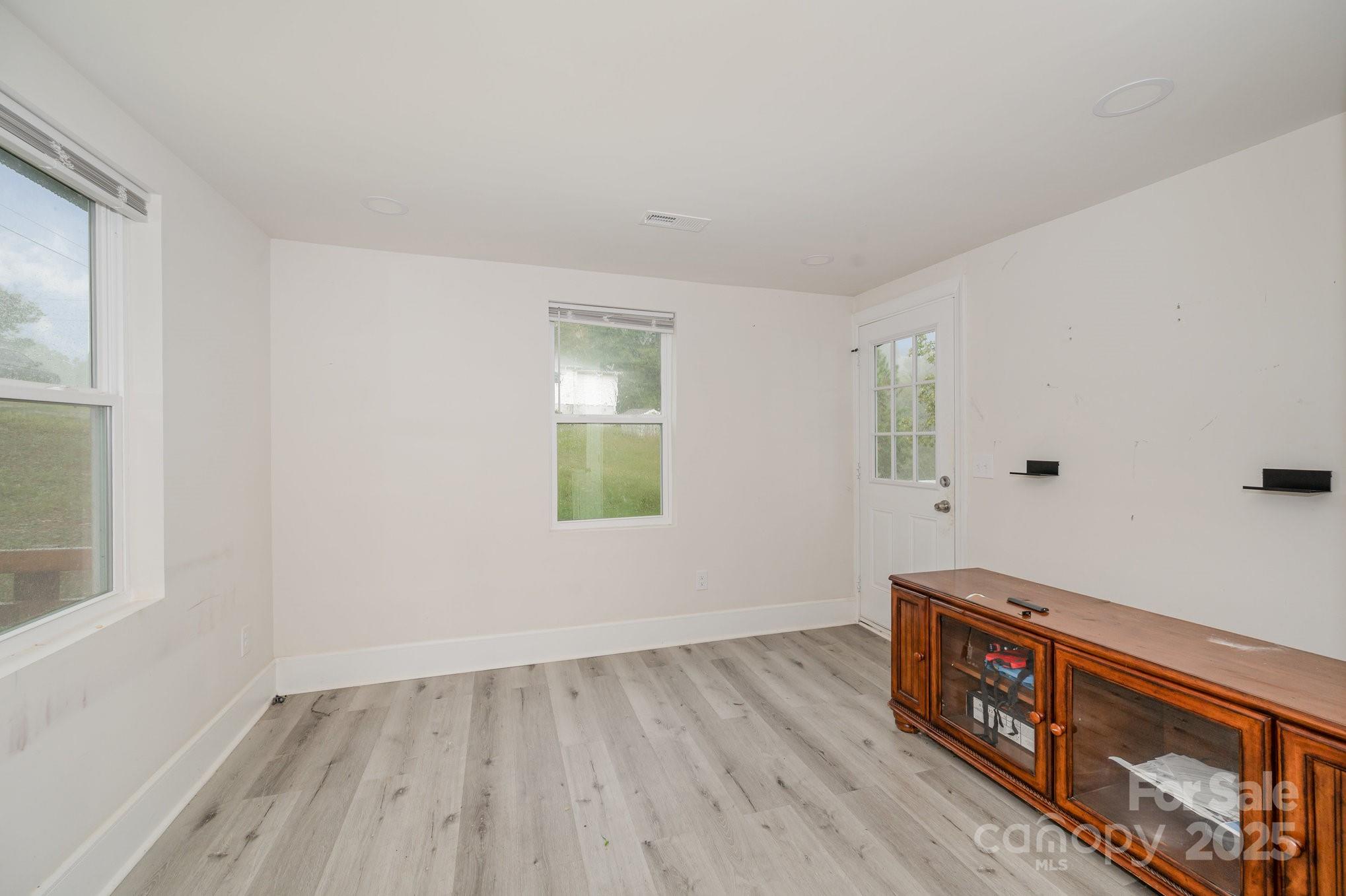 396 Cameron Avenue NE