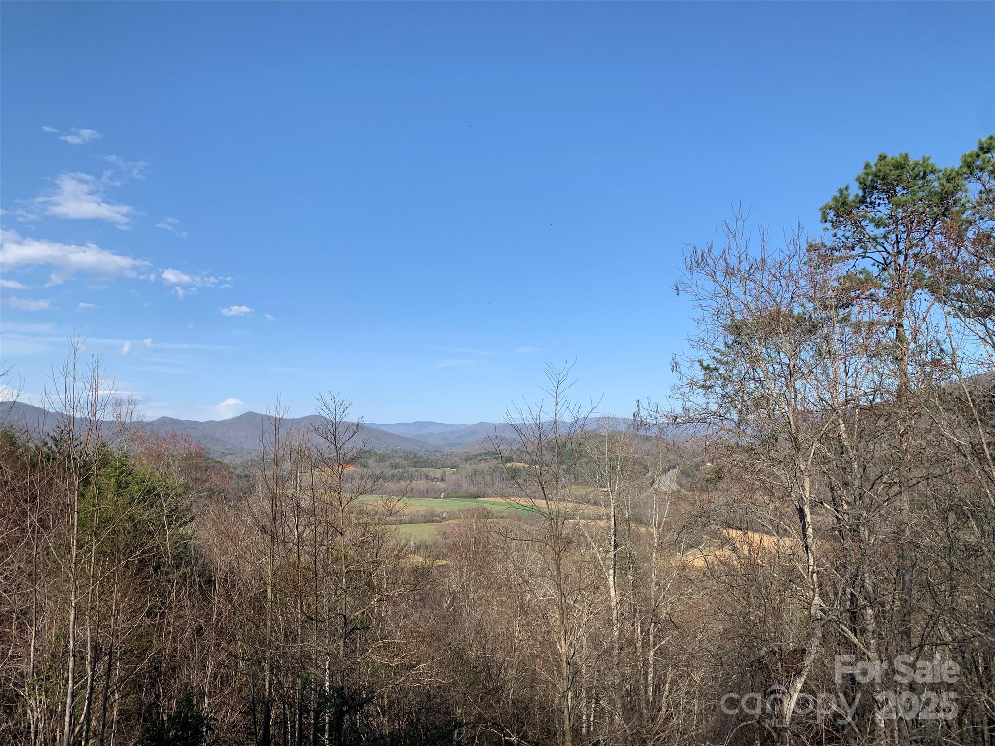 Bryson City, North Carolina 28713, United States, 4 Bedrooms Bedrooms, ,4 BathroomsBathrooms,Residential,Under Contract,103300