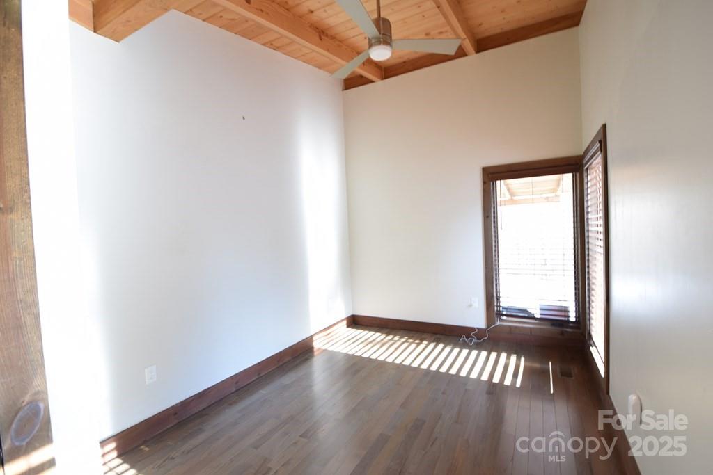 Bryson City, North Carolina 28713, United States, 4 Bedrooms Bedrooms, ,4 BathroomsBathrooms,Residential,Under Contract,103300