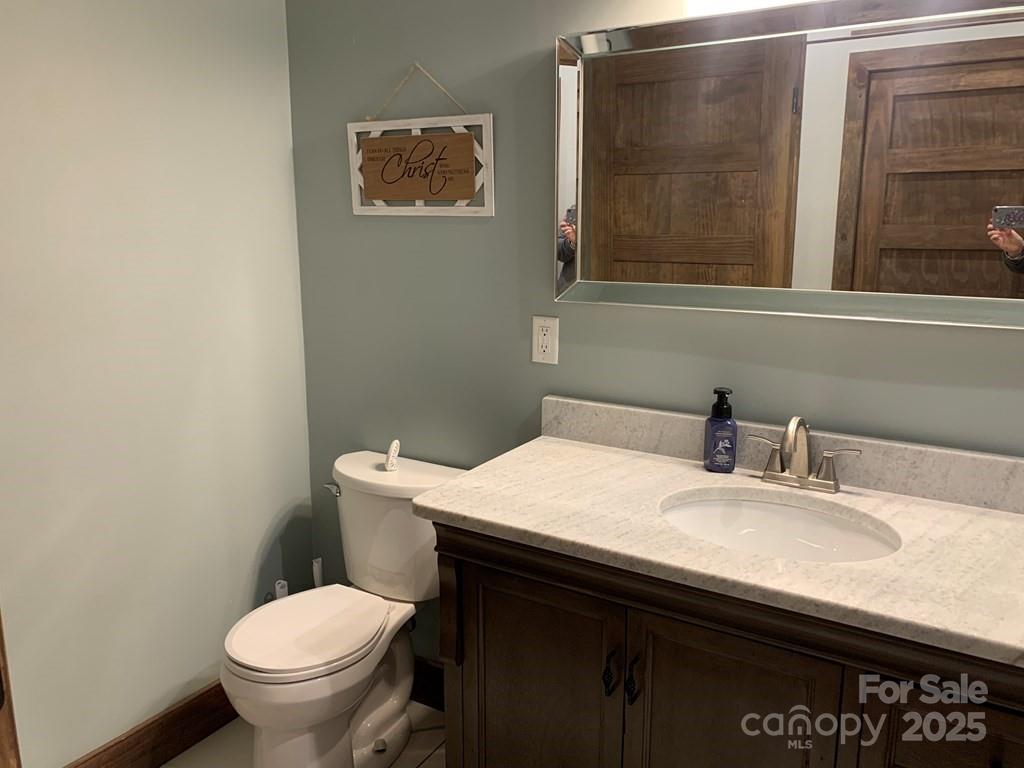 Bryson City, North Carolina 28713, United States, 4 Bedrooms Bedrooms, ,4 BathroomsBathrooms,Residential,Under Contract,103300