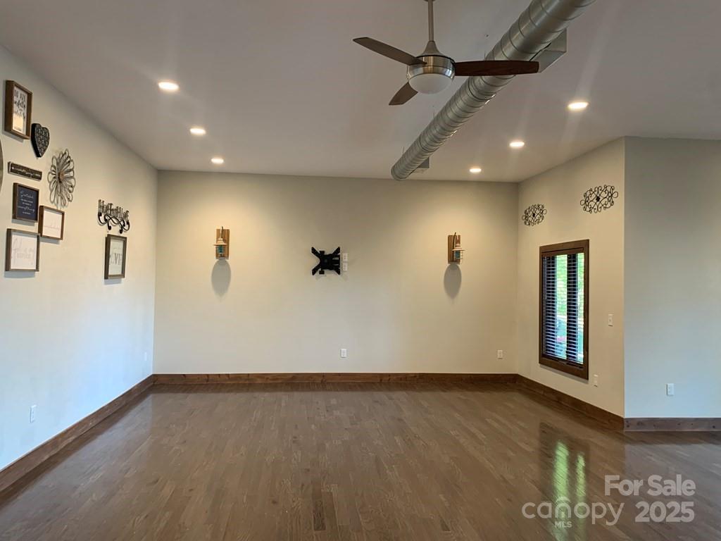 Bryson City, North Carolina 28713, United States, 4 Bedrooms Bedrooms, ,4 BathroomsBathrooms,Residential,Under Contract,103300