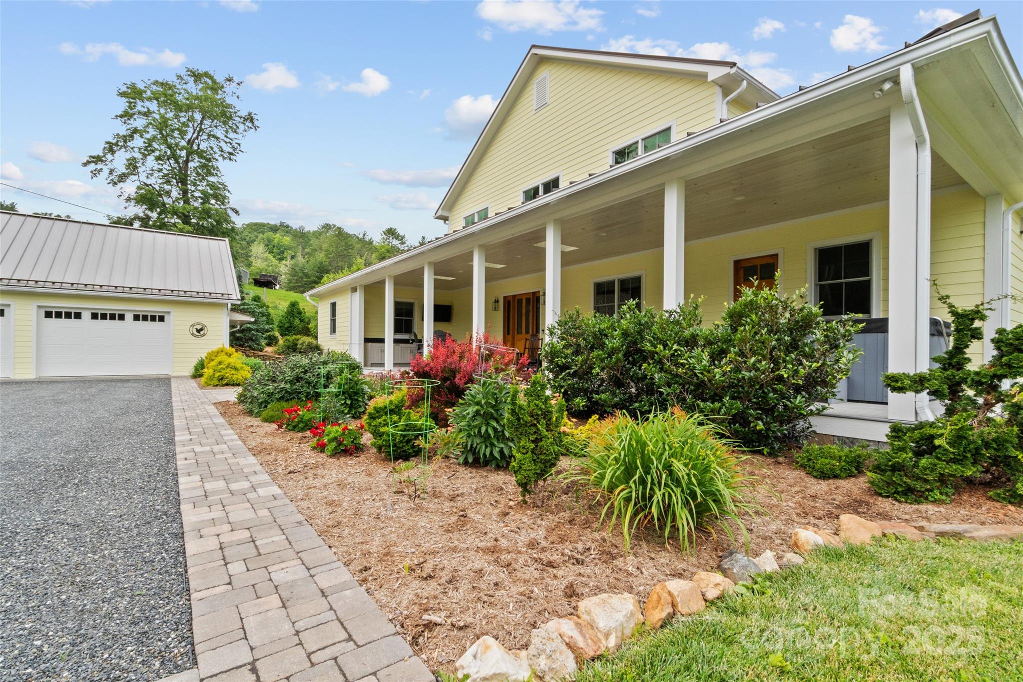 971 Banks Creek Road