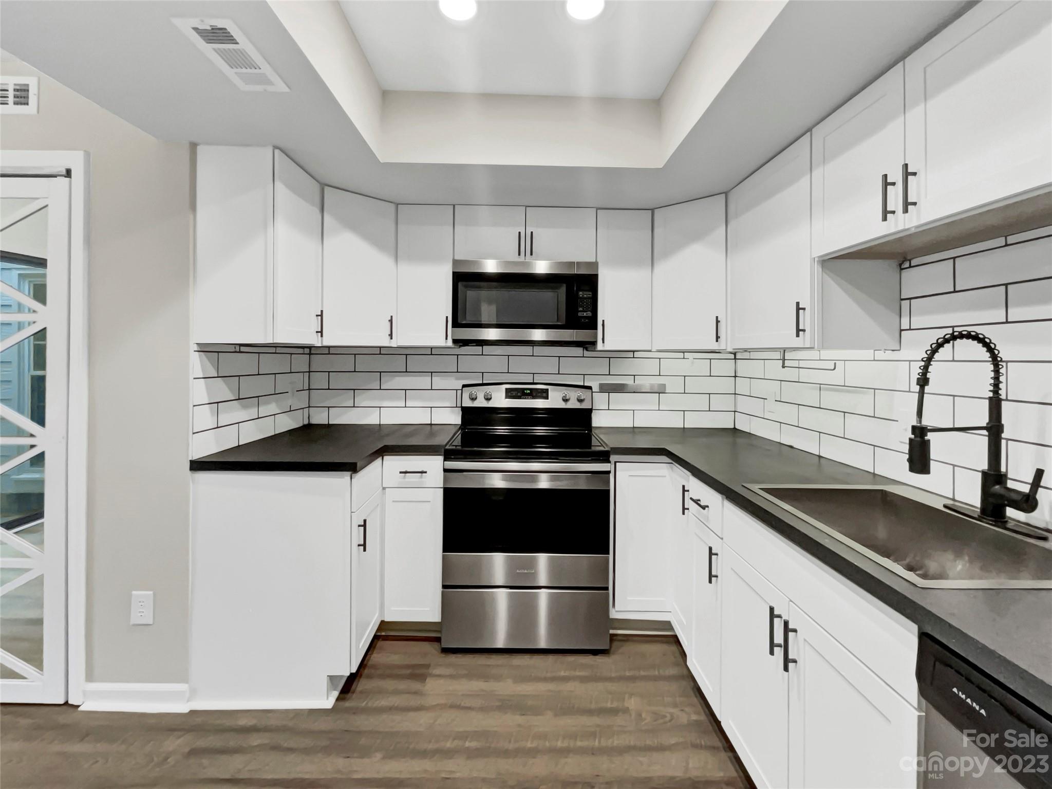 Renaissance On Carmel - Residential