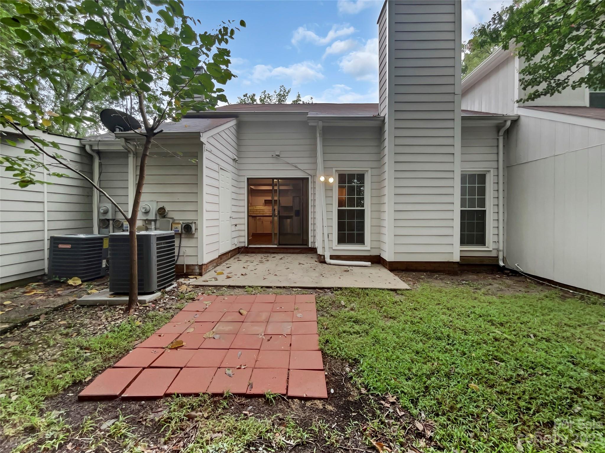 Renaissance On Carmel - Residential