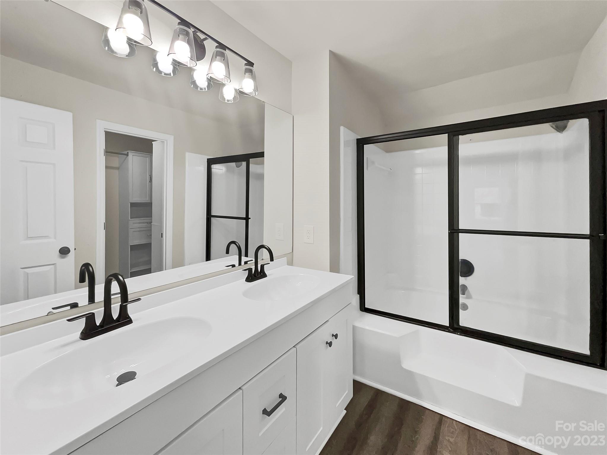 Renaissance On Carmel - Residential