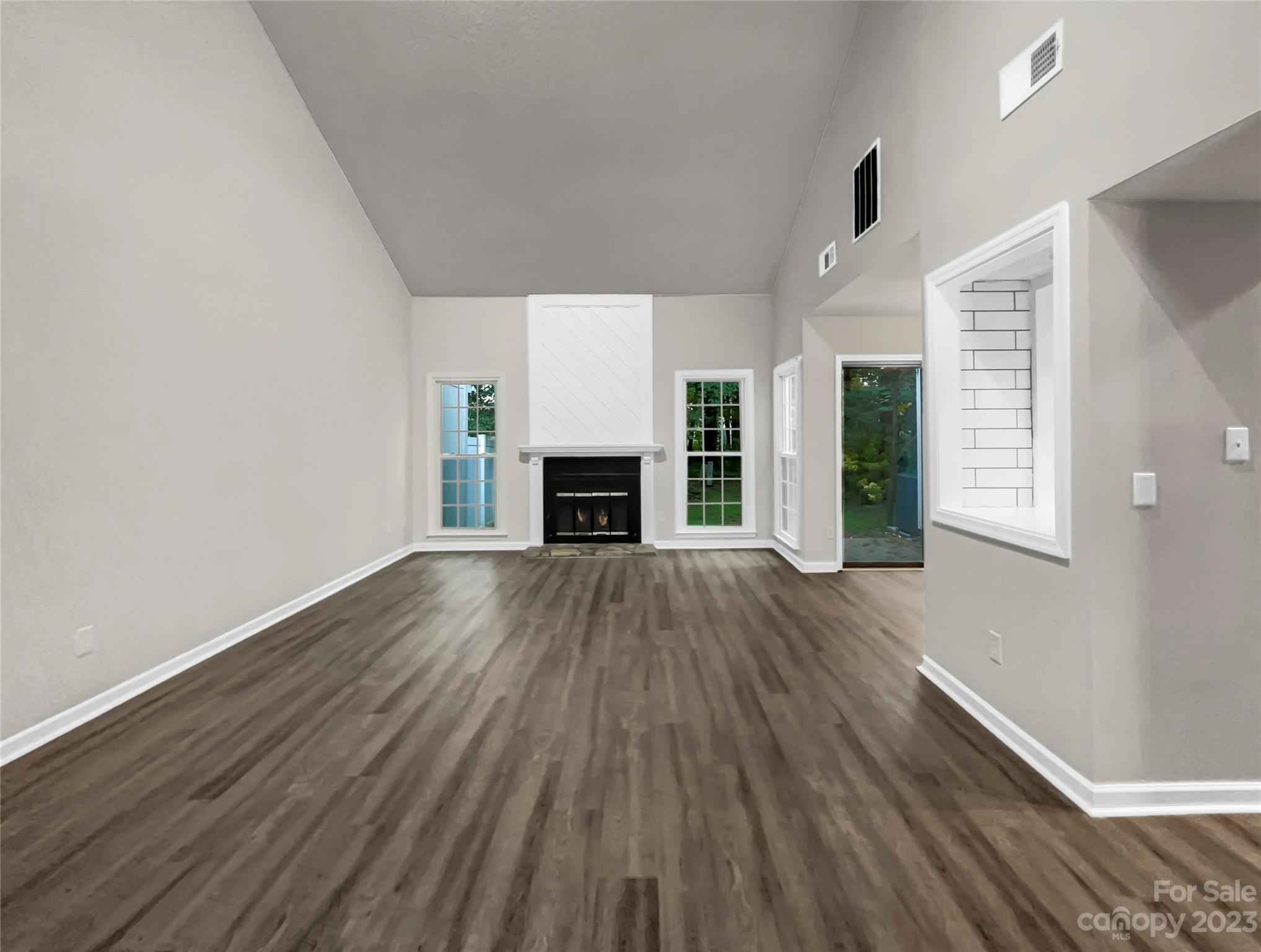 Renaissance On Carmel - Residential