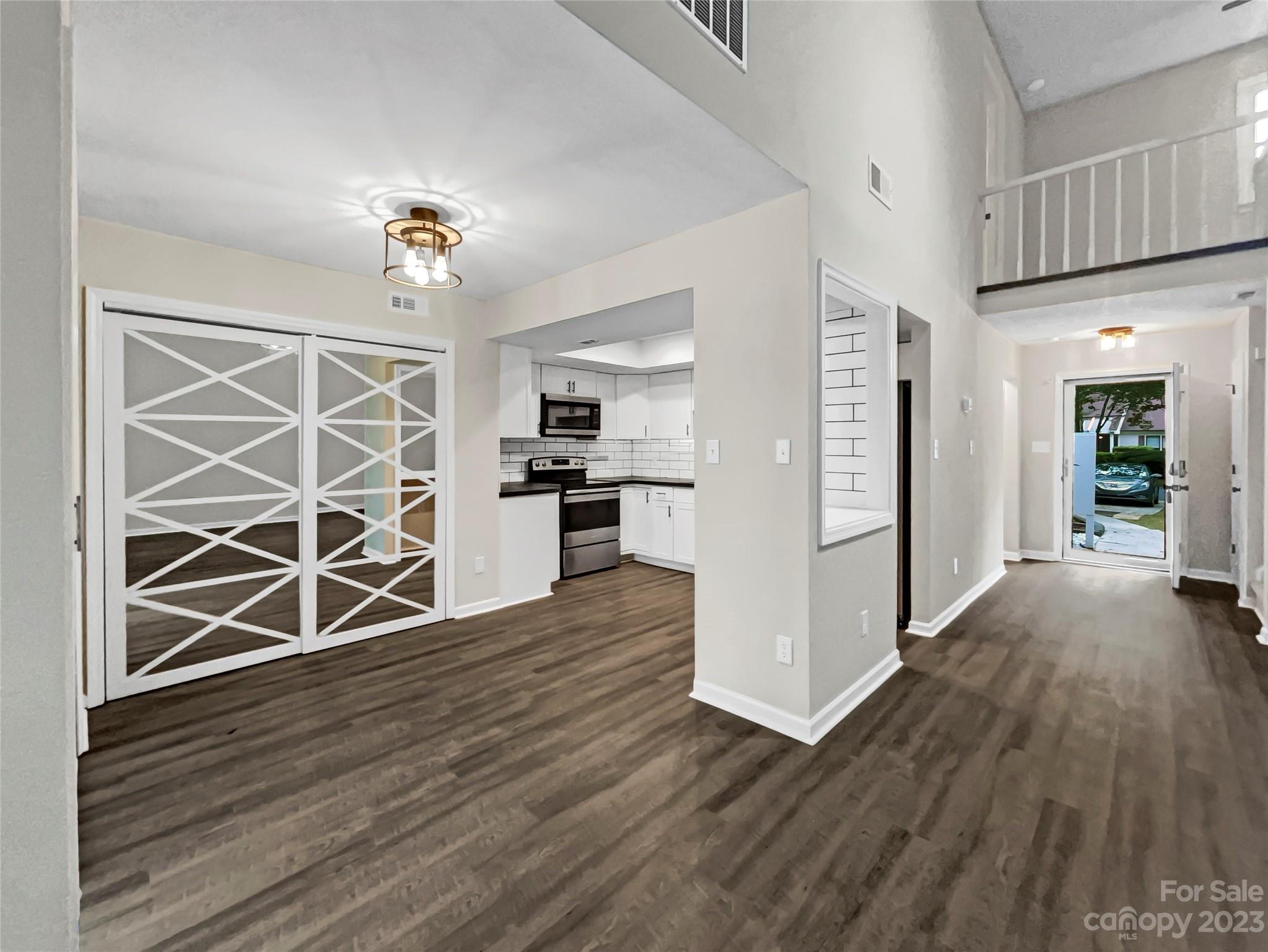 Renaissance On Carmel - Residential