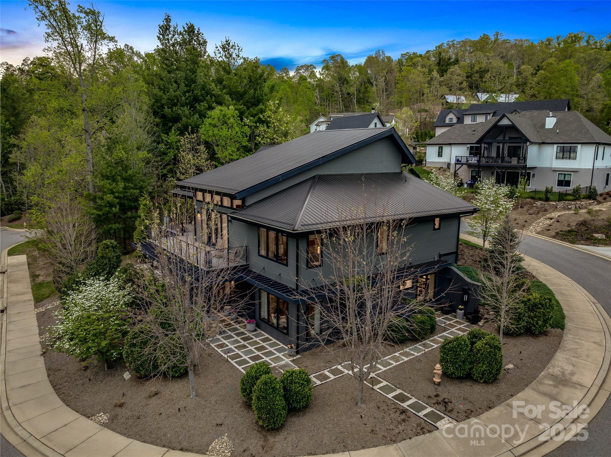 11 Bayonne Trail