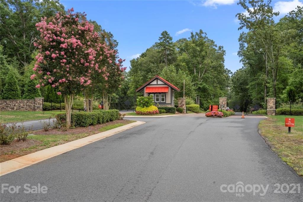 Tree Tops - Residential