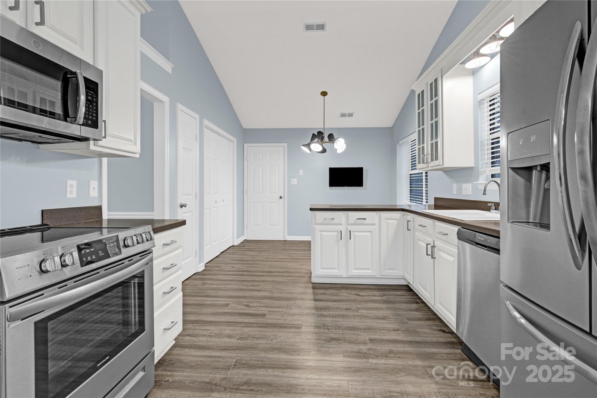 10402 Rolling Glen Court