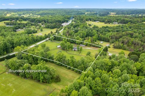 94 Jamestown Lane Columbus NC 28722