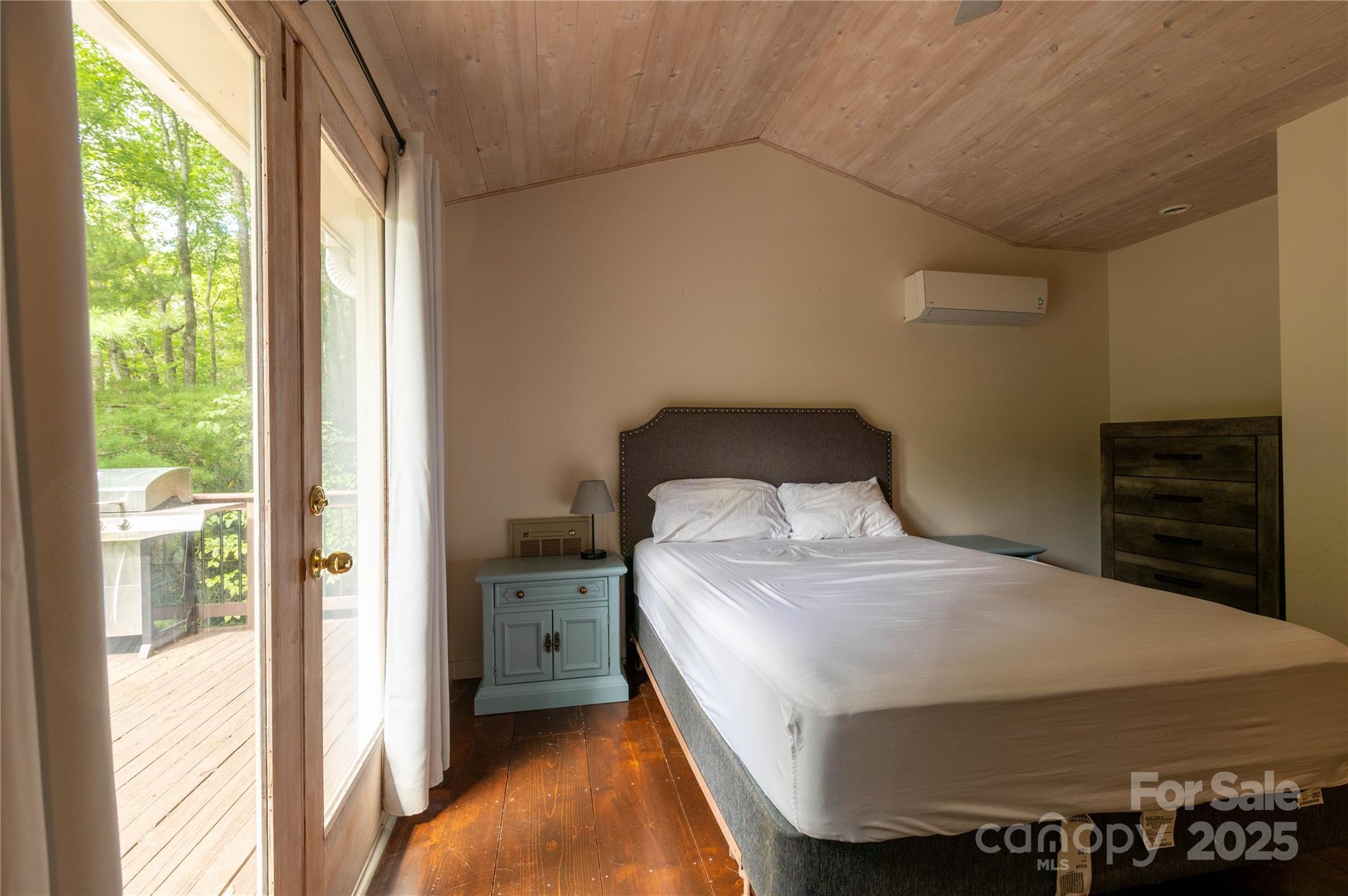 Mount Mitchell Lands - Residential