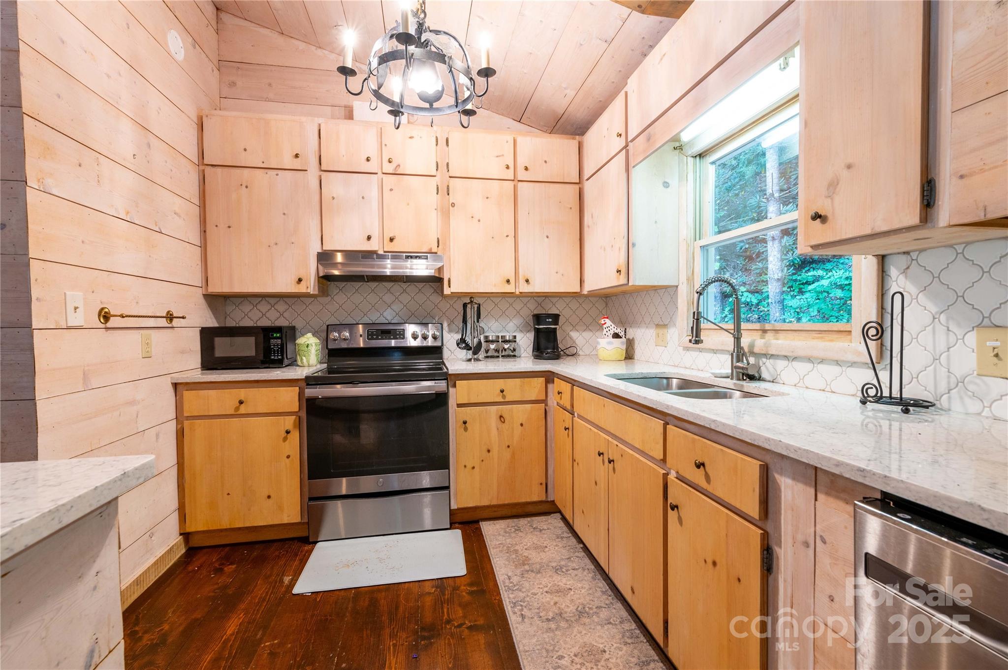 Mount Mitchell Lands - Residential