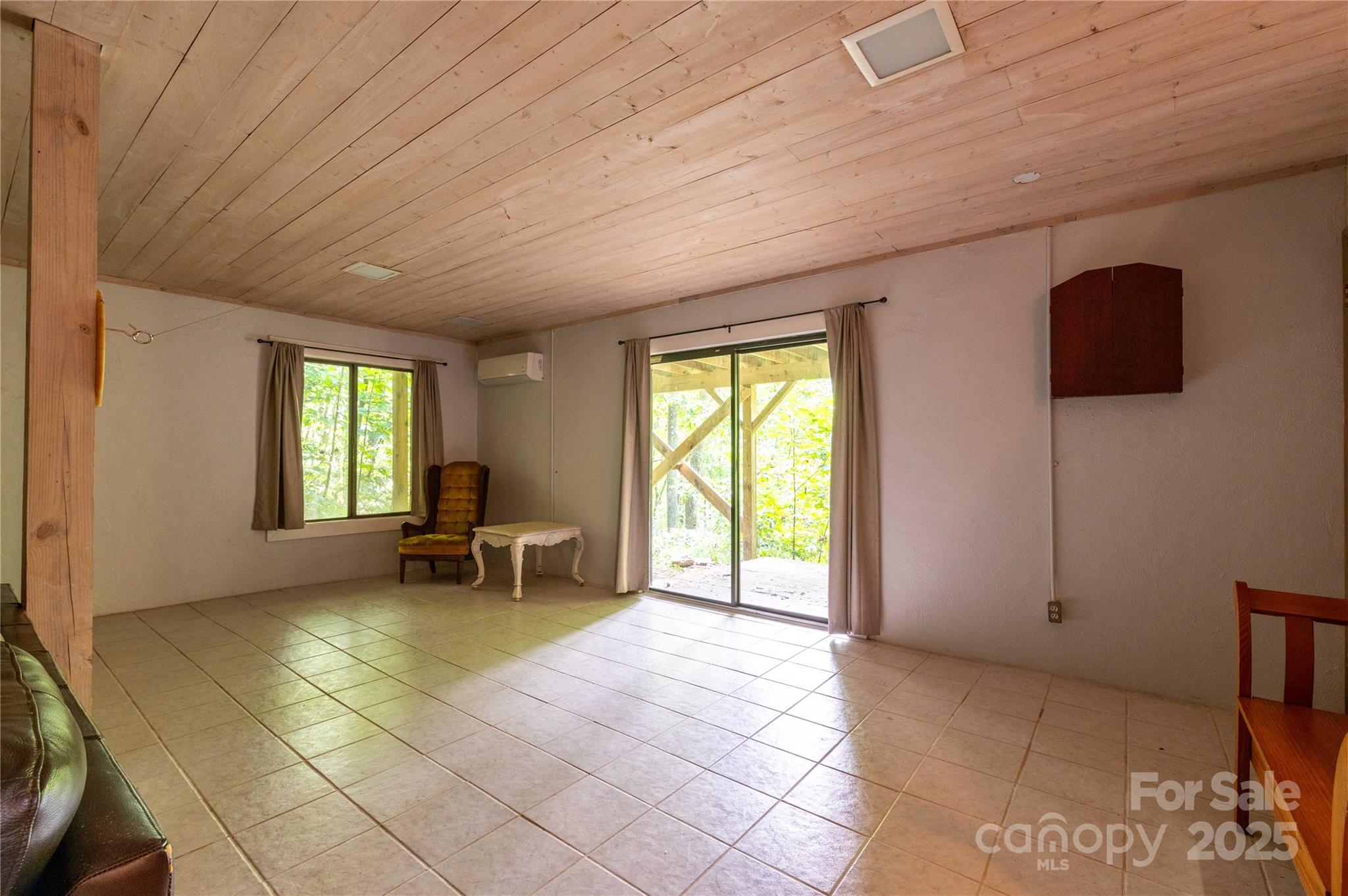 Mount Mitchell Lands - Residential