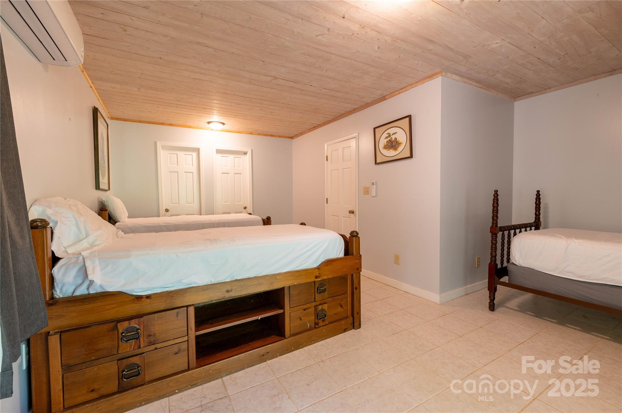 Mount Mitchell Lands - Residential