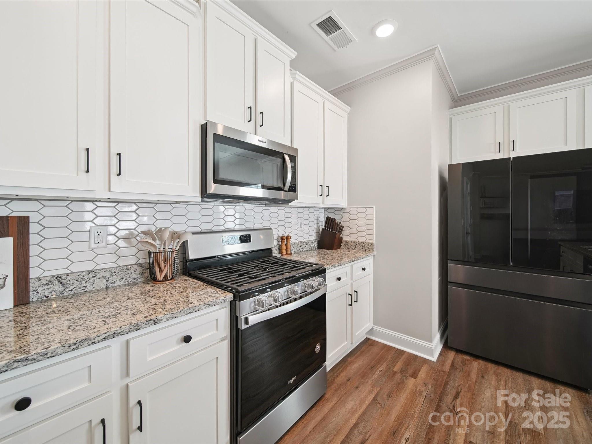 2000 Swanport Lane