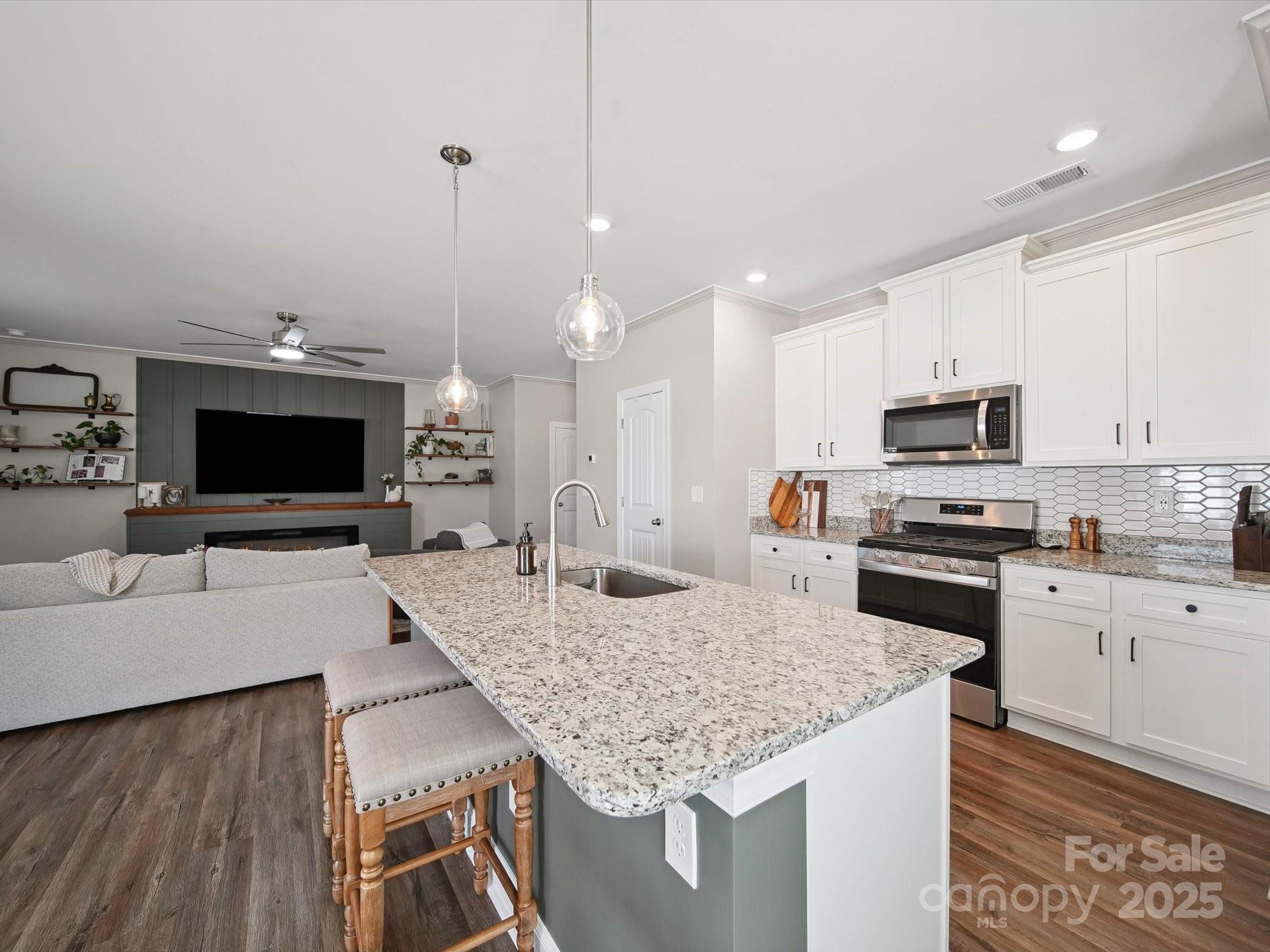 2000 Swanport Lane
