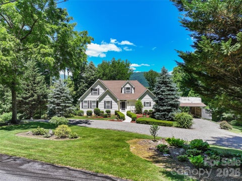 Photo of 637 April Park, Waynesville, NC 28786 (MLS # 4391687)