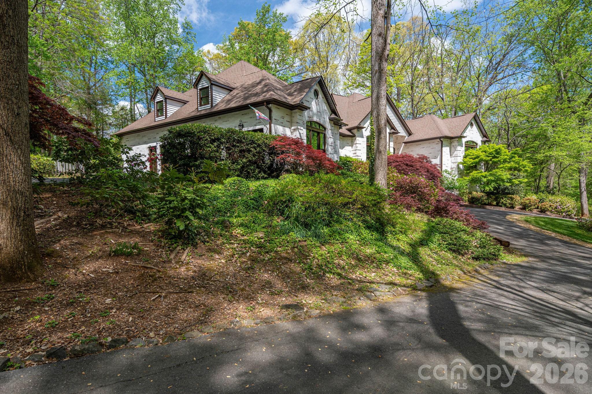 2835 Wimbledon Drive