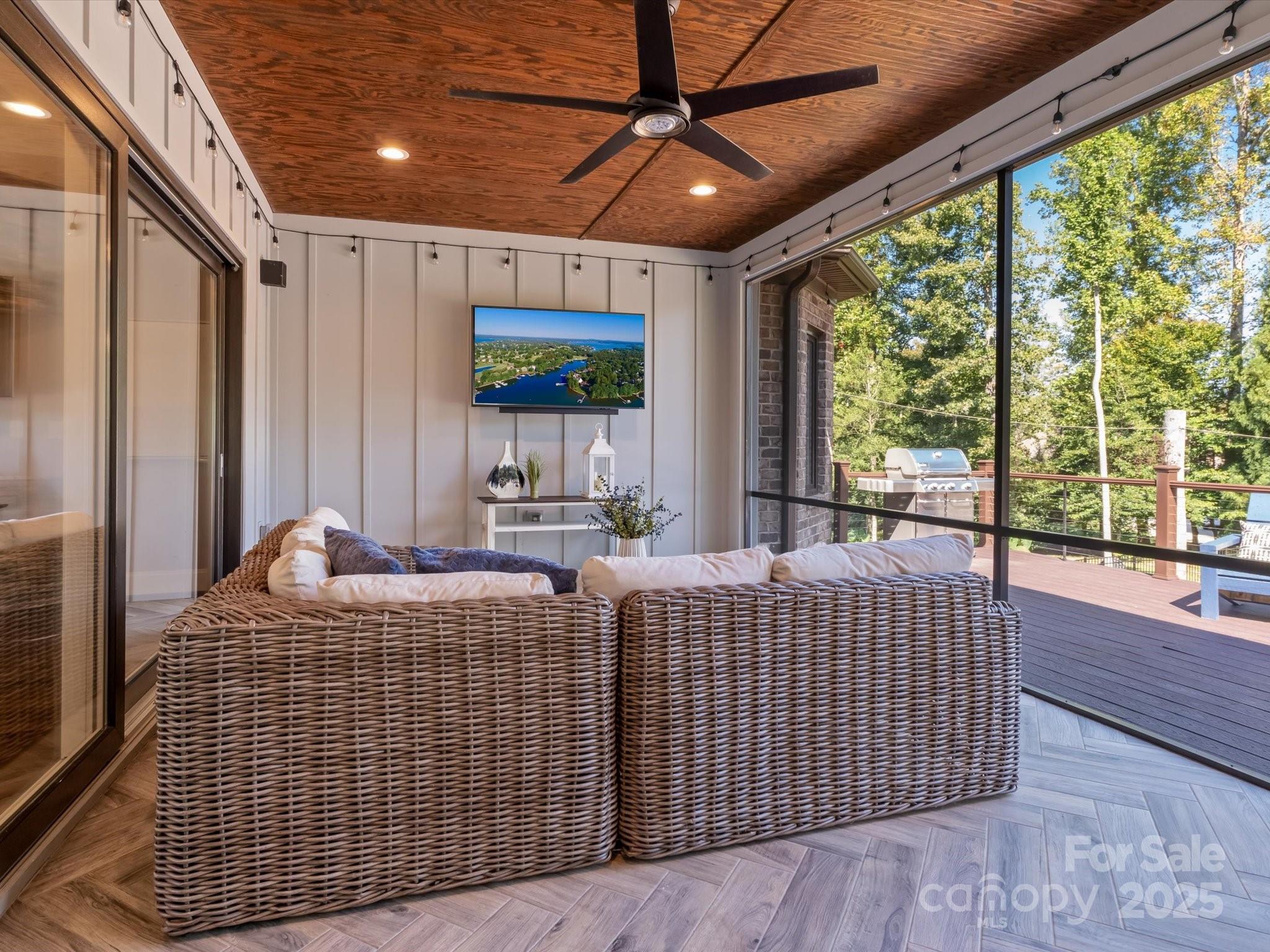 Norman Pointe - Residential