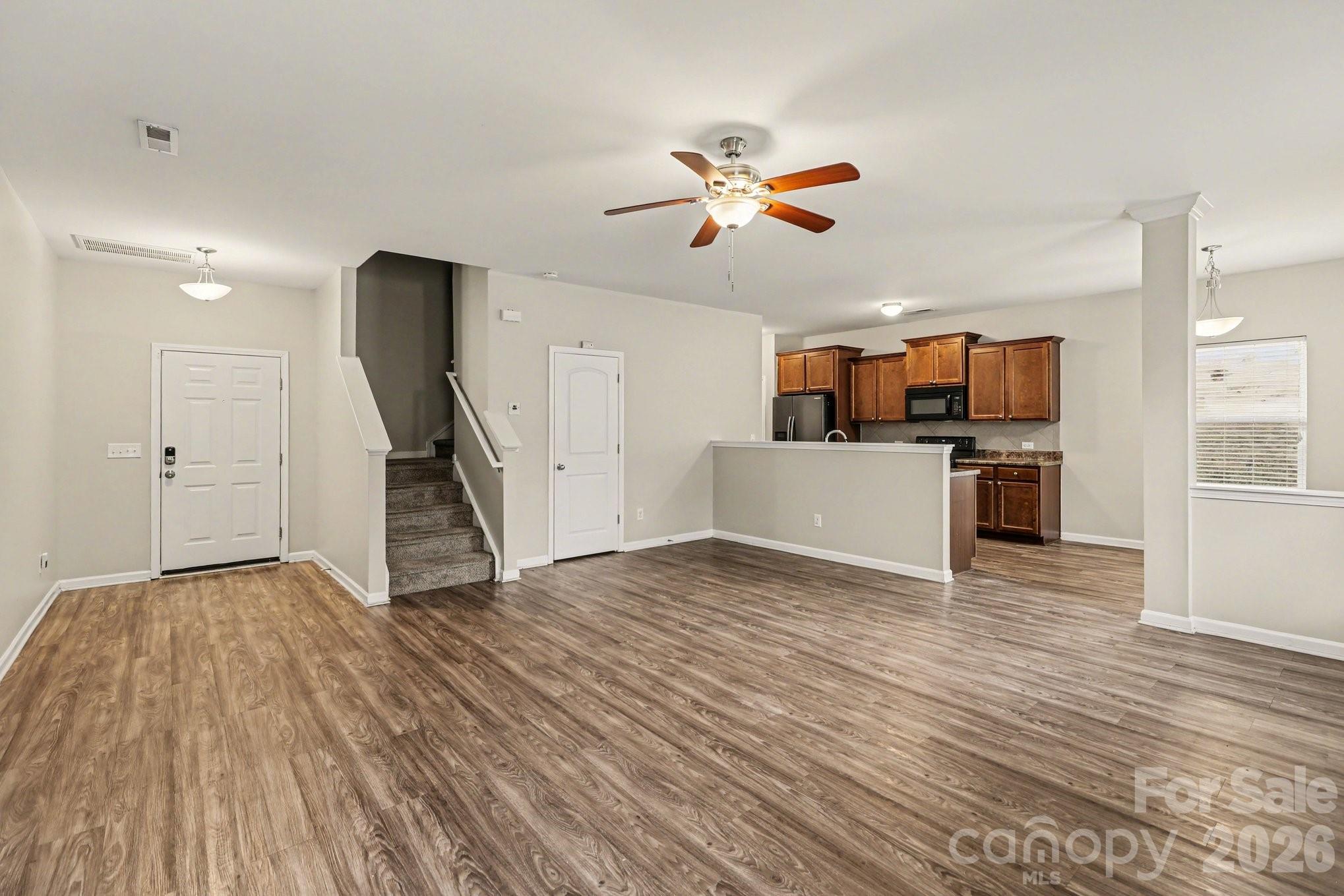 1039 Manston Place SW