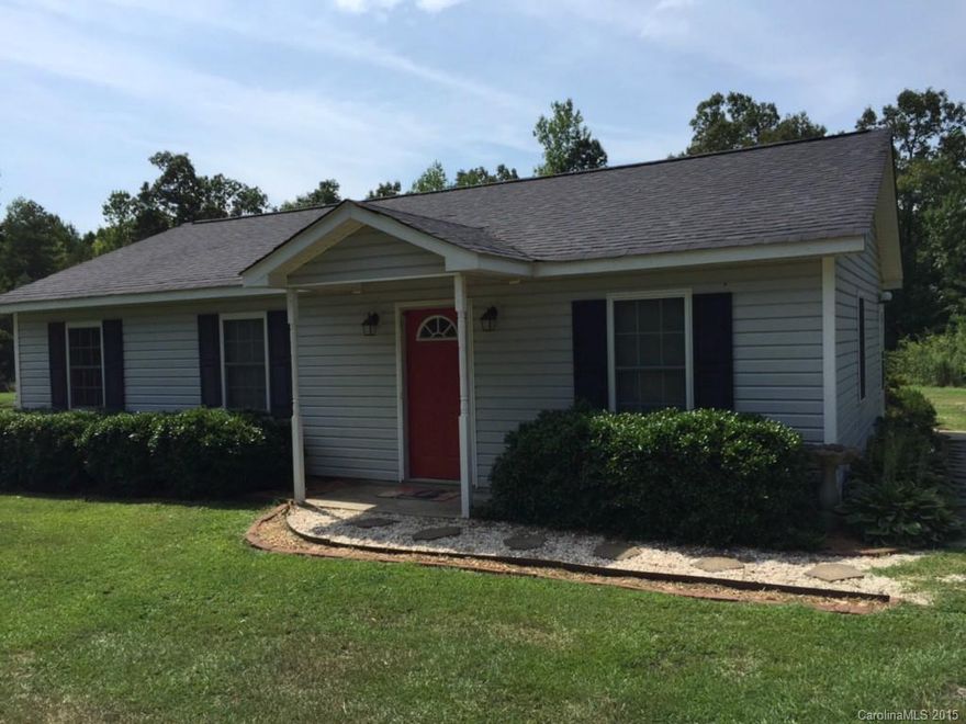 3 bedroom 1 bath home in a beautiful setting. Nice size yard with plenty of room for a garden. Home was recently painted and cleaned. Great house plan with a large kitchen and living room. Must see to appreciate!
Home has new roof! HVAC system is only 2 years old!!!