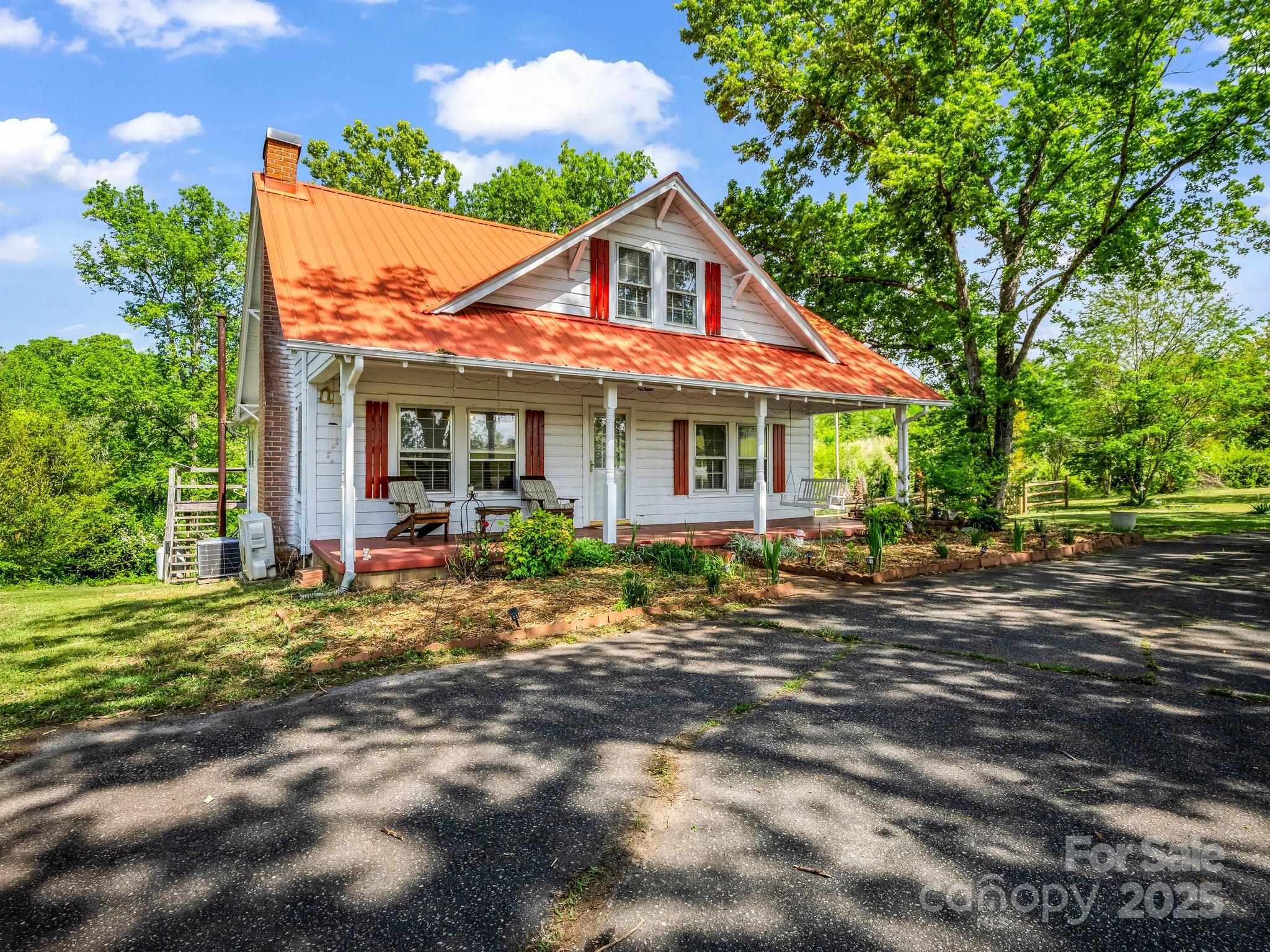 1586 Union Road