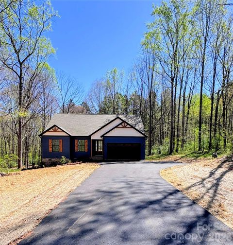 Photo of 602 Stateline Road, Clover, SC 29710 (MLS # 4362827)