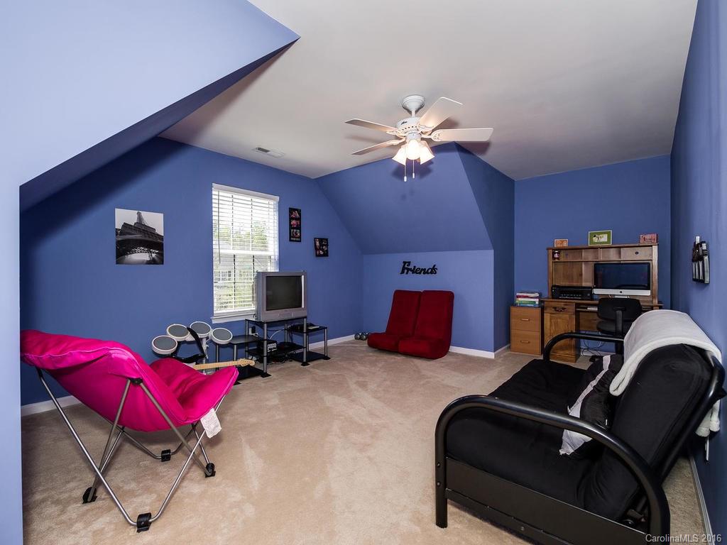 Sandy Pointe - Residential