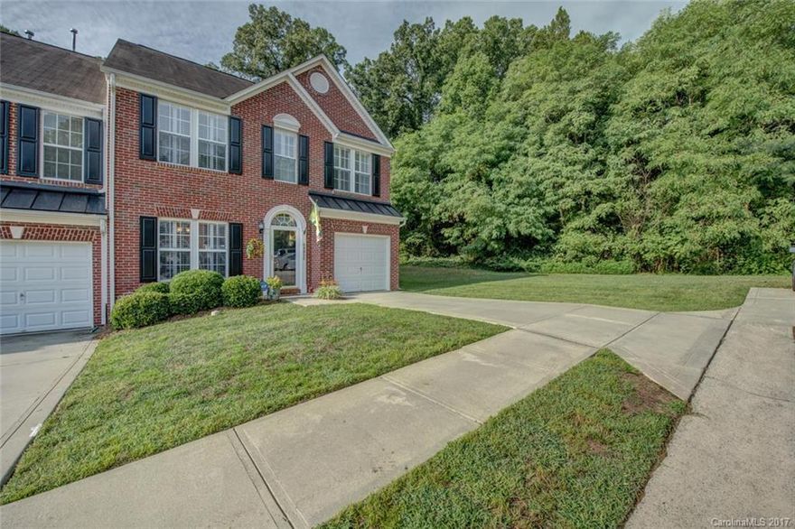 Open and airy, spacious end unit has modern wood/laminate floors, stone fp with gas logs, sunroom. Plantation shutters throughout. Large master bedroom w/tray ceiling. walk-in closets. Private fenced patio/garden area.
Be sure to see the attached tour!