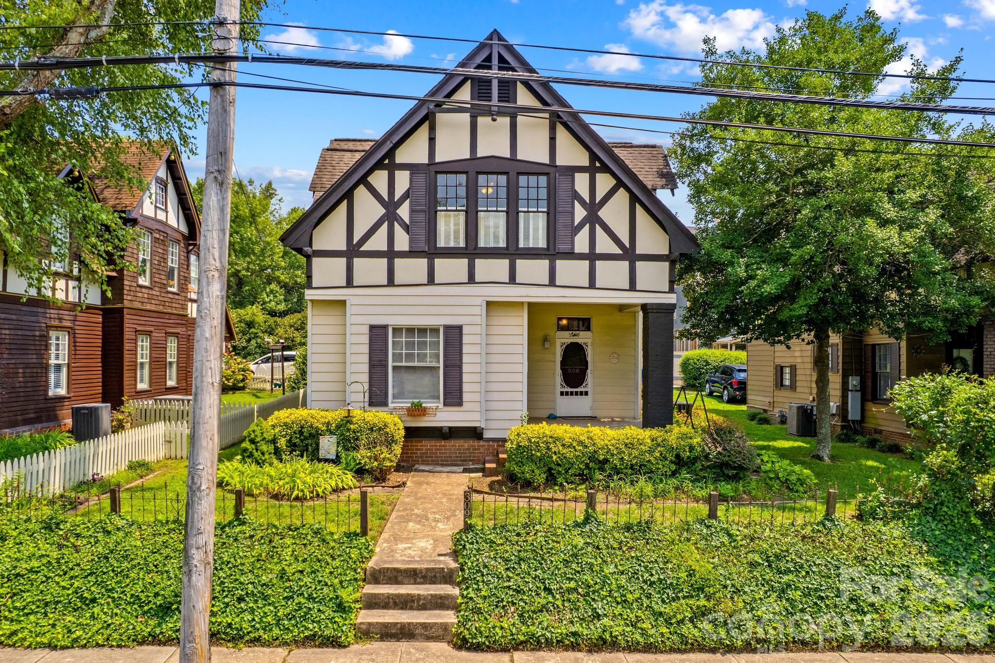 309 N Ellis Street