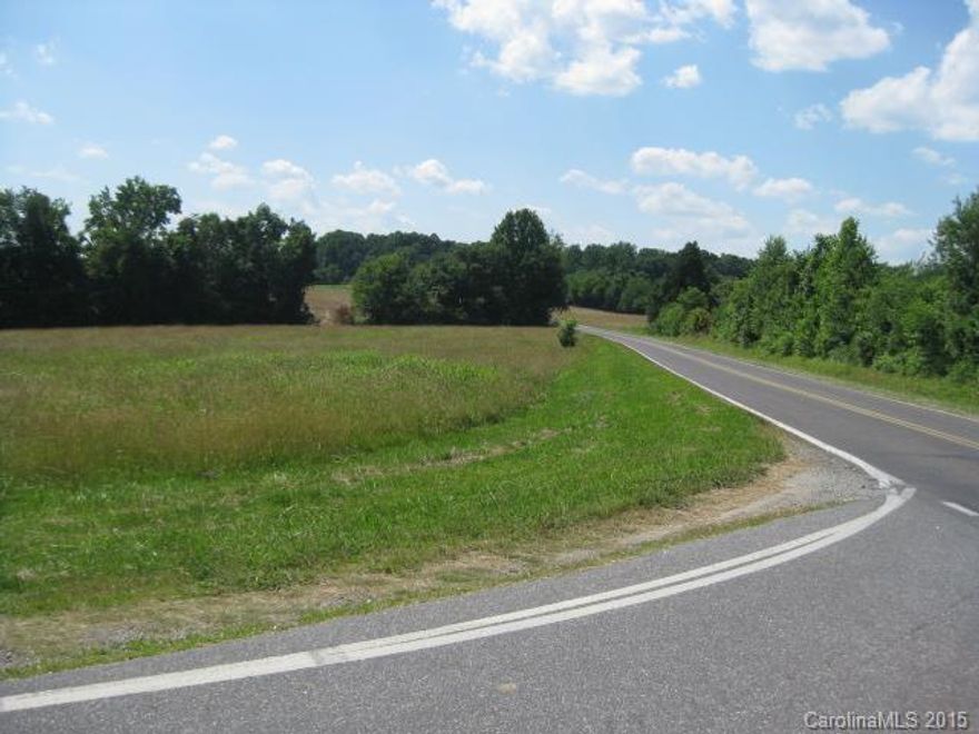 Gorgeous, peaceful land to build your dream home. No manufactured double wide homes are allowed.Modular homes are allowed. Don't miss out on this great opportunity. Priced to sell and seller is motivated. Please bring offers!!