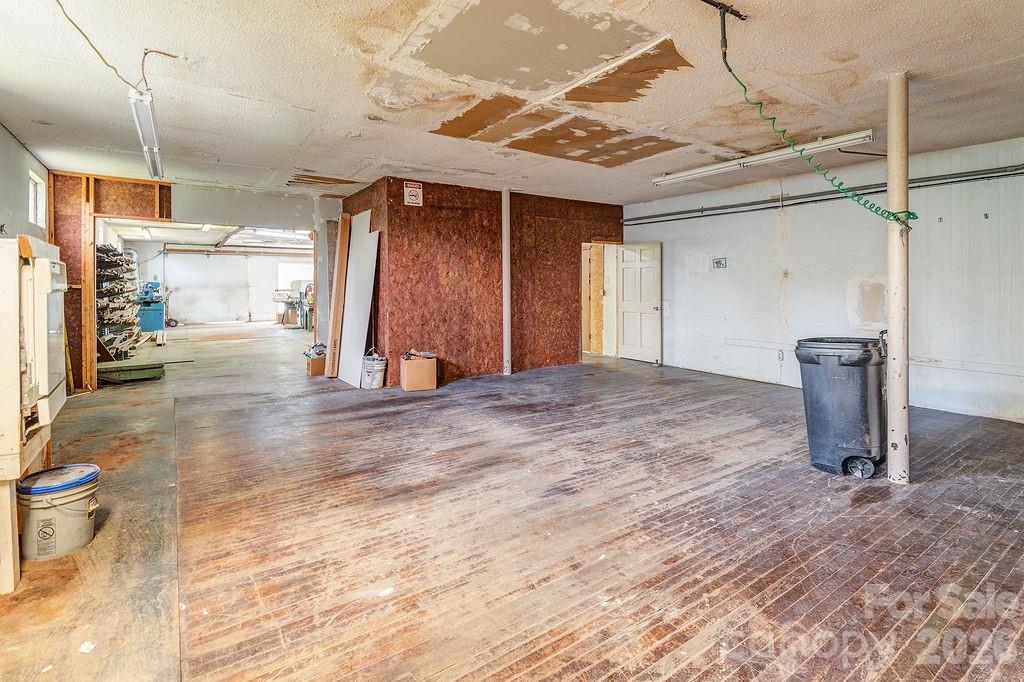 1100-1104 Montreat Road