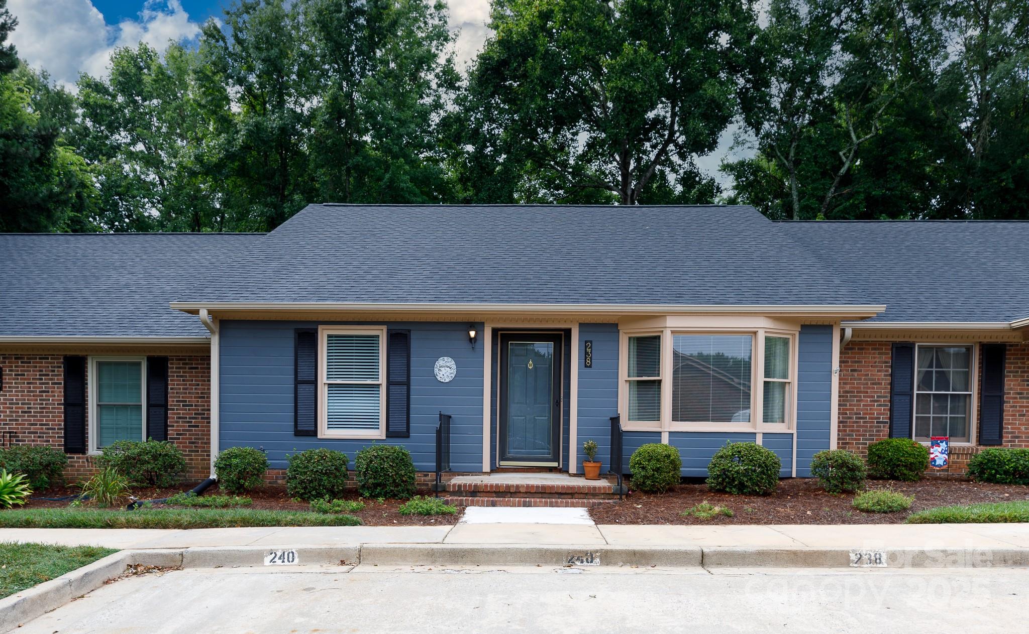 Olde Pointe - Residential