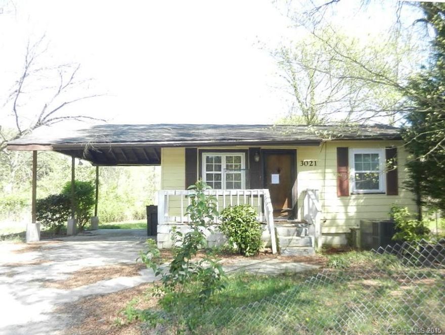 PRICED TO SELL QUICKLY - CALLING ALL INVESTORS WHO DESIRE SWEAT EQUITY! Bring your work gloves and & tools! RANCH with LOTS OF POTENTIAL! Priced WELL below tax value. Please read Agent Remarks PRIOR to
submitting an offer.