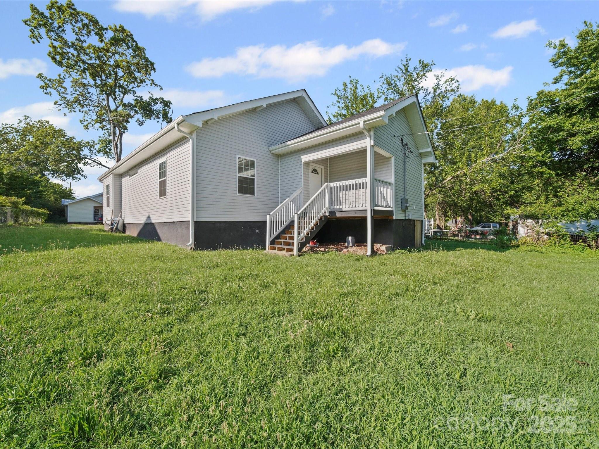 711 1st Rainbow Street