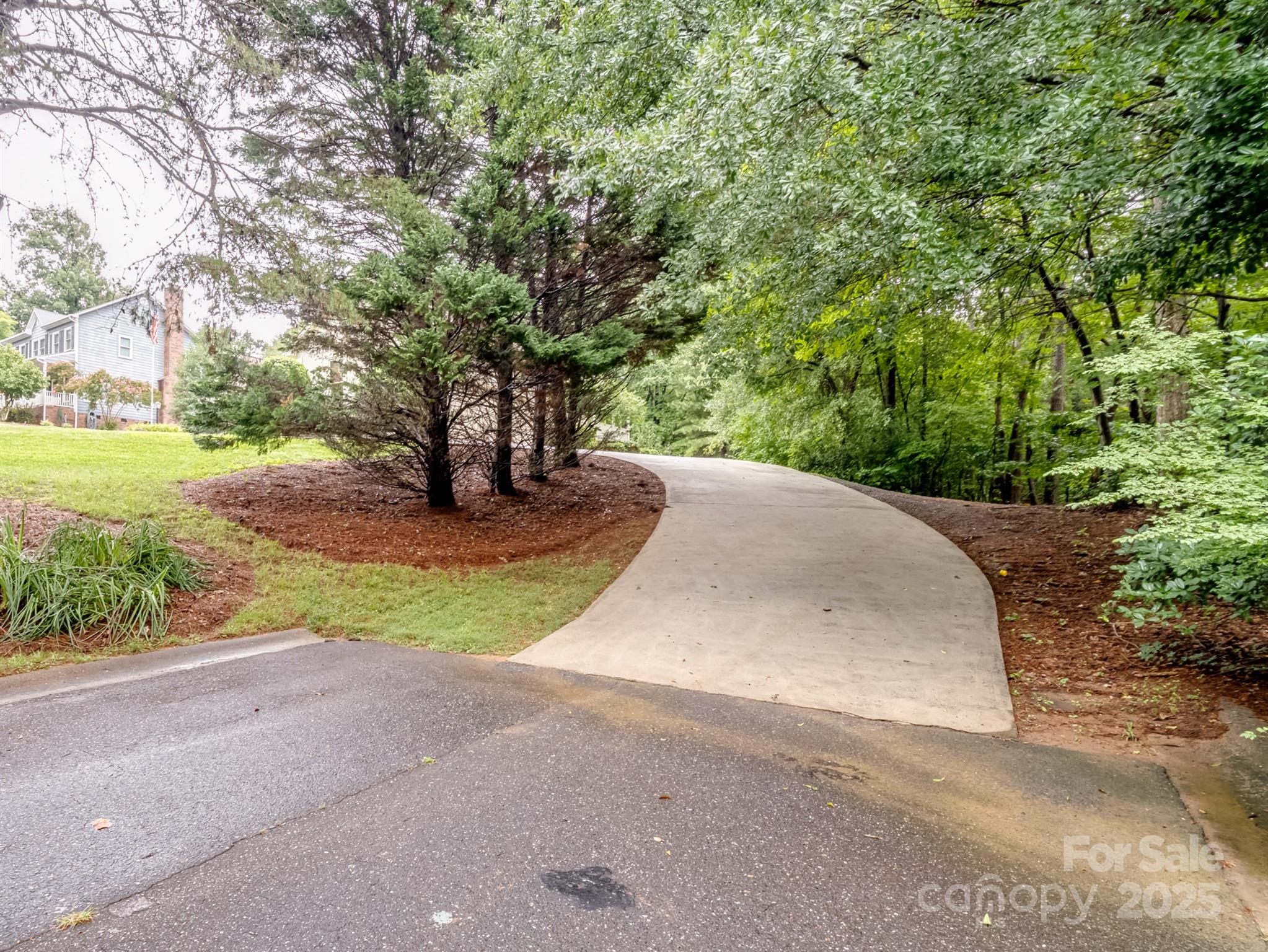 202 Woodridge Drive