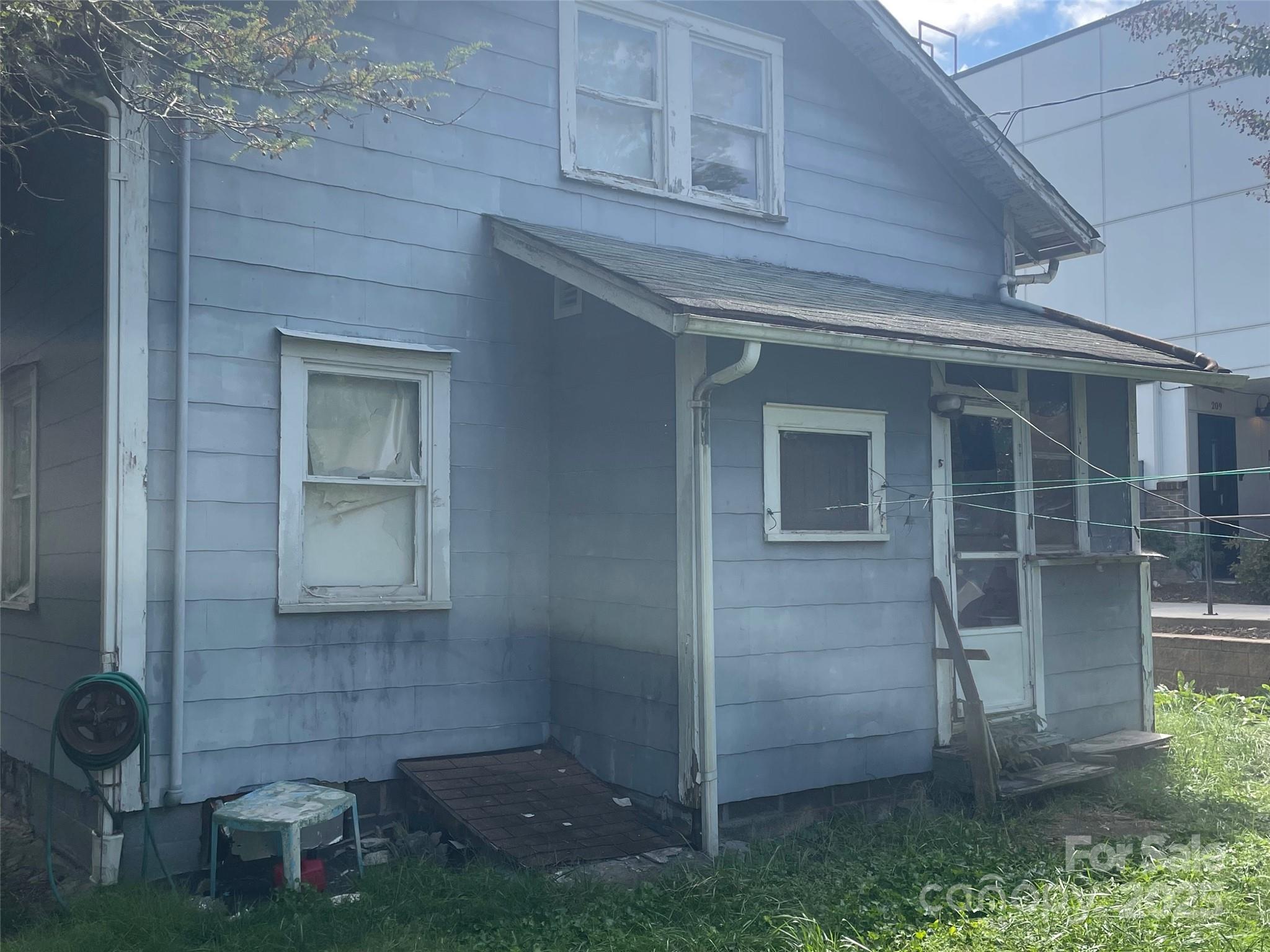 253 Haywood Road