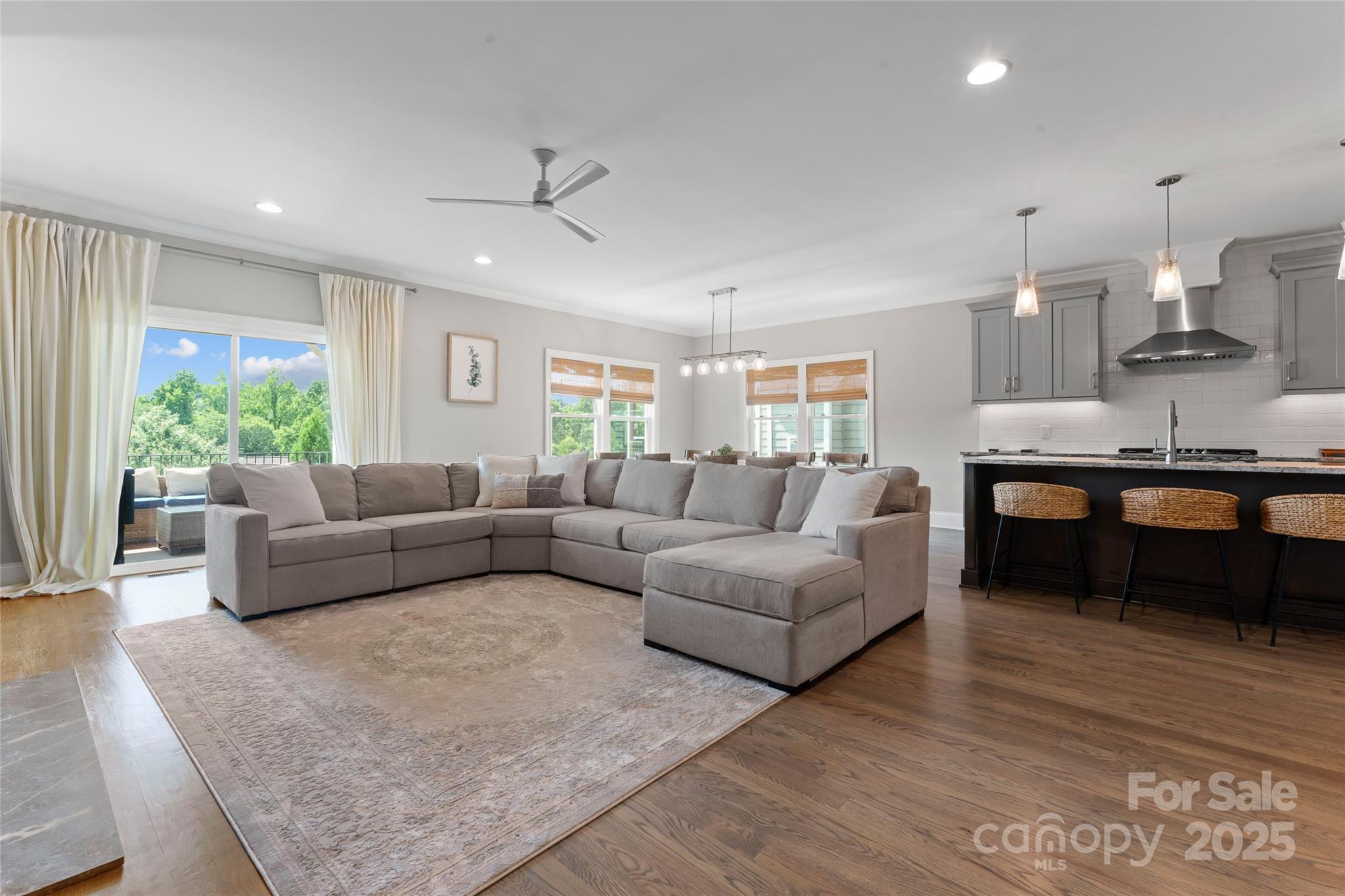 1280 Winged Foot Drive