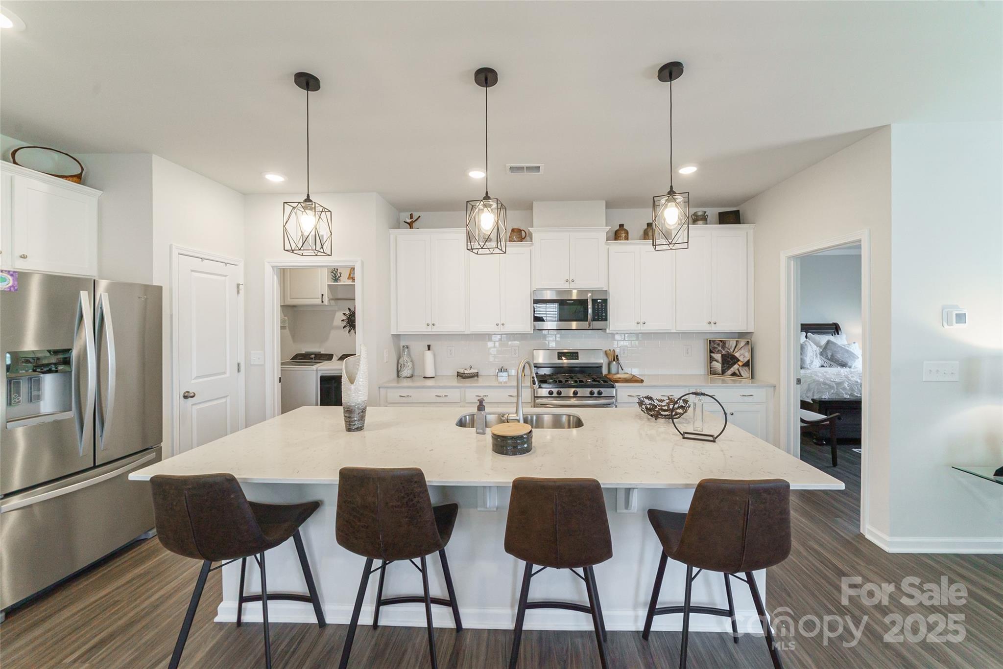 Charlotte, North Carolina 28278, United States, 4 Bedrooms Bedrooms, ,3 BathroomsBathrooms,Residential,Under Contract,112278