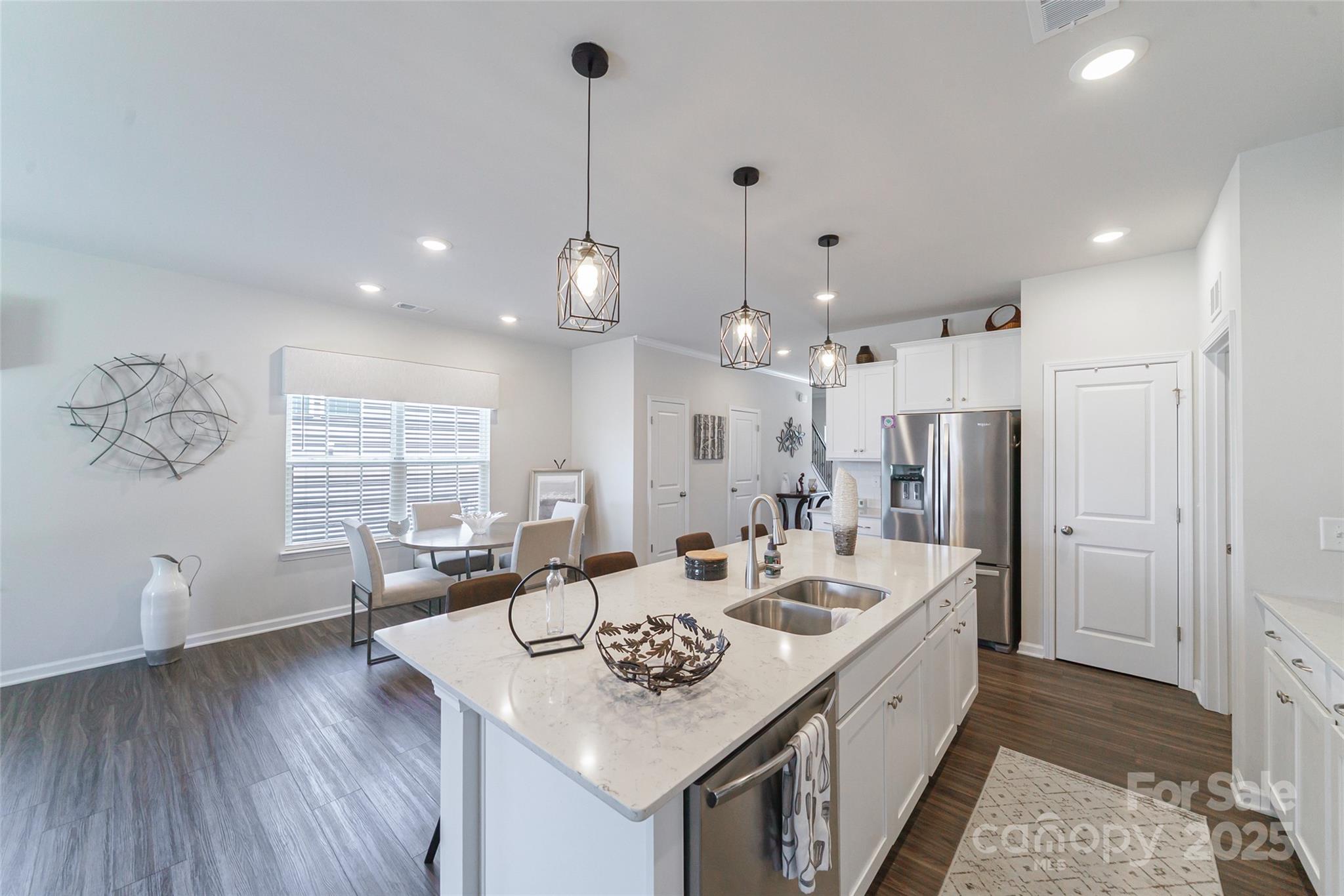 Charlotte, North Carolina 28278, United States, 4 Bedrooms Bedrooms, ,3 BathroomsBathrooms,Residential,Under Contract,112278