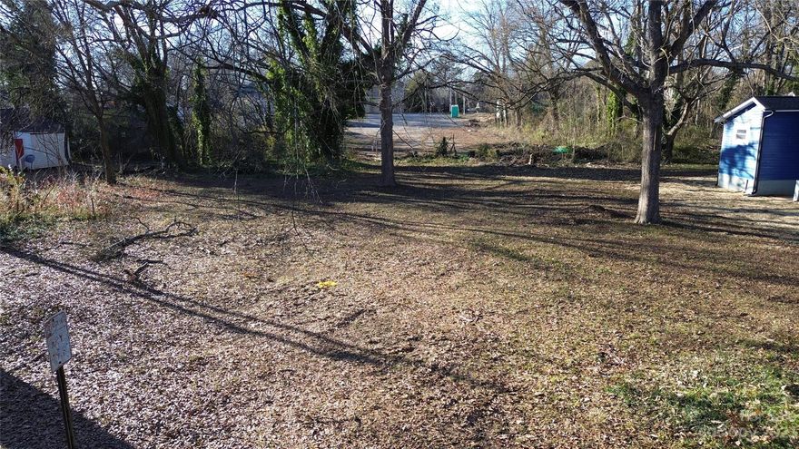 Come check out this lot in established location in Shelby. Lots of new builds in the area. Lot is at the end of the street.