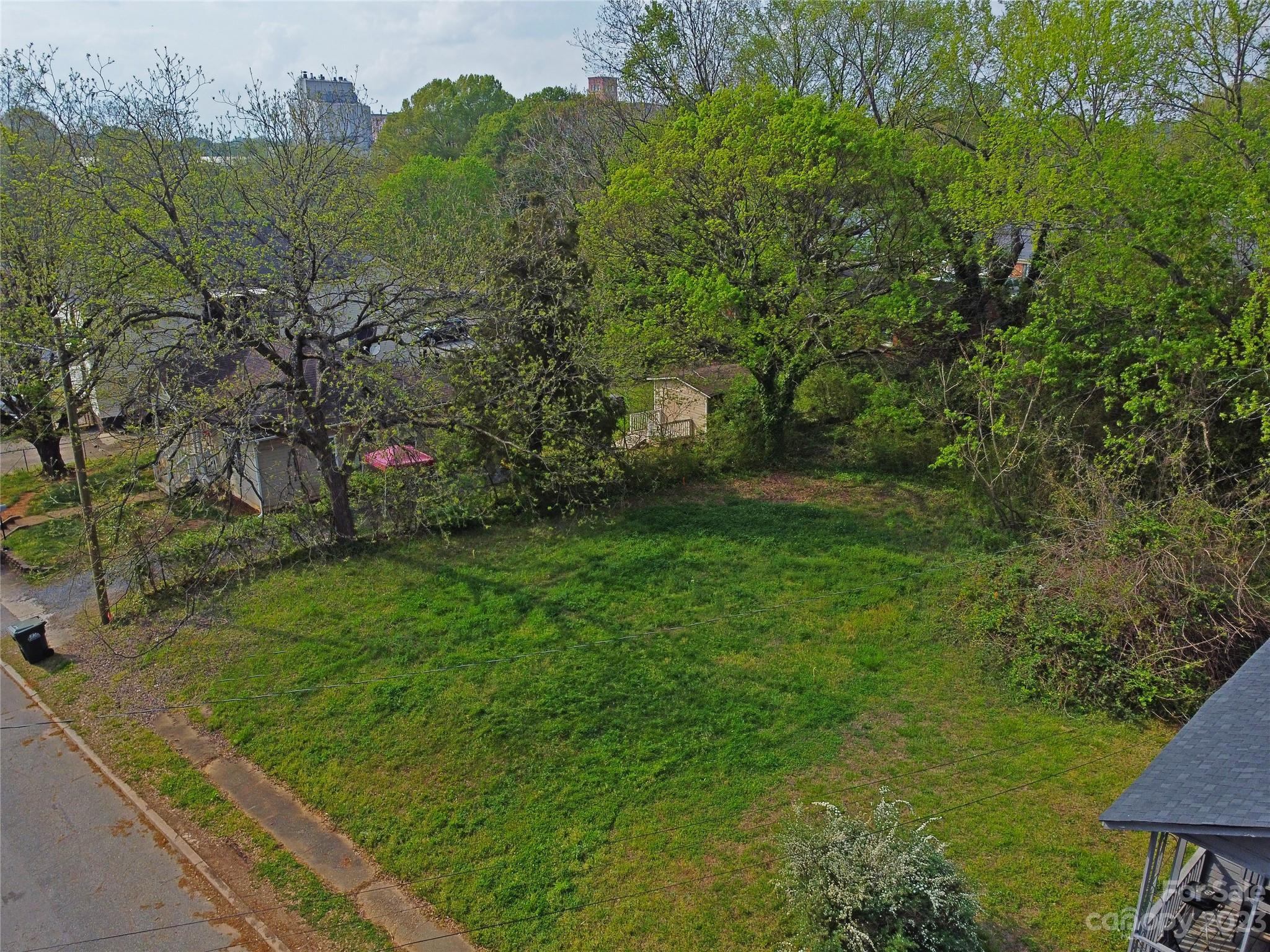 Photo 1 of 5 — 910 W 5th Avenue, Gastonia, NC 28052