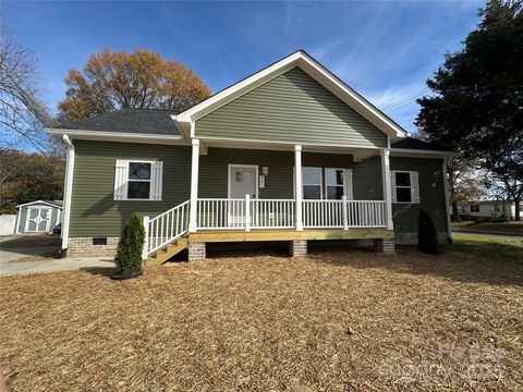 Photo of 901 E Church Street, Cherryville, NC 28021 (MLS # 4320595)