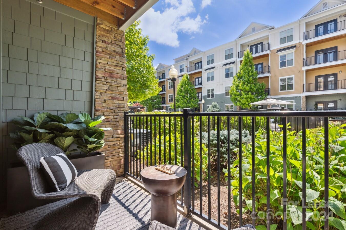 Asheville, North Carolina 28805, United States, 1 Bedroom Bedrooms, ,1 BathroomBathrooms,Residential,Active,56430