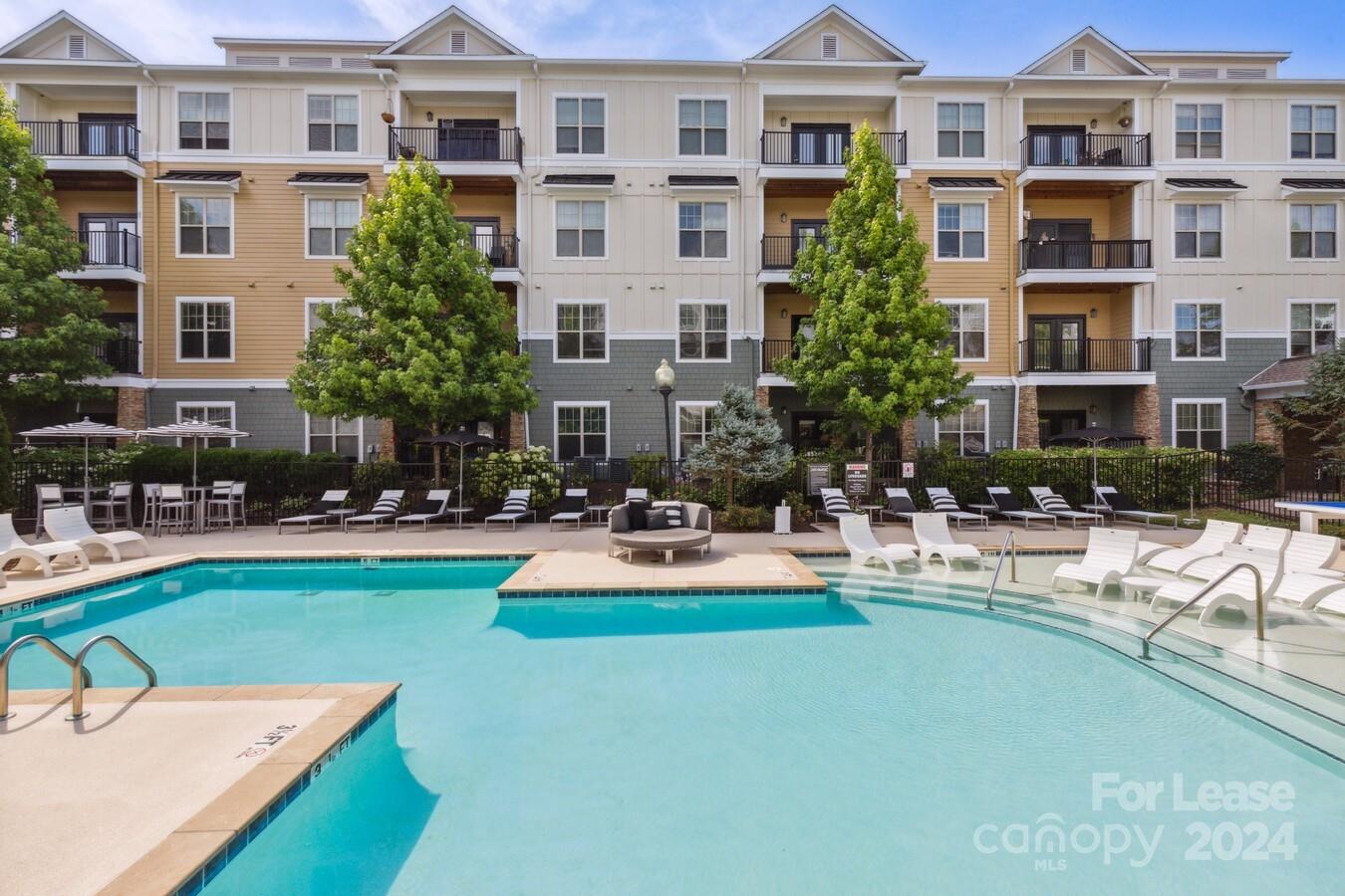 Asheville, North Carolina 28805, United States, 1 Bedroom Bedrooms, ,1 BathroomBathrooms,Residential,Active,56430