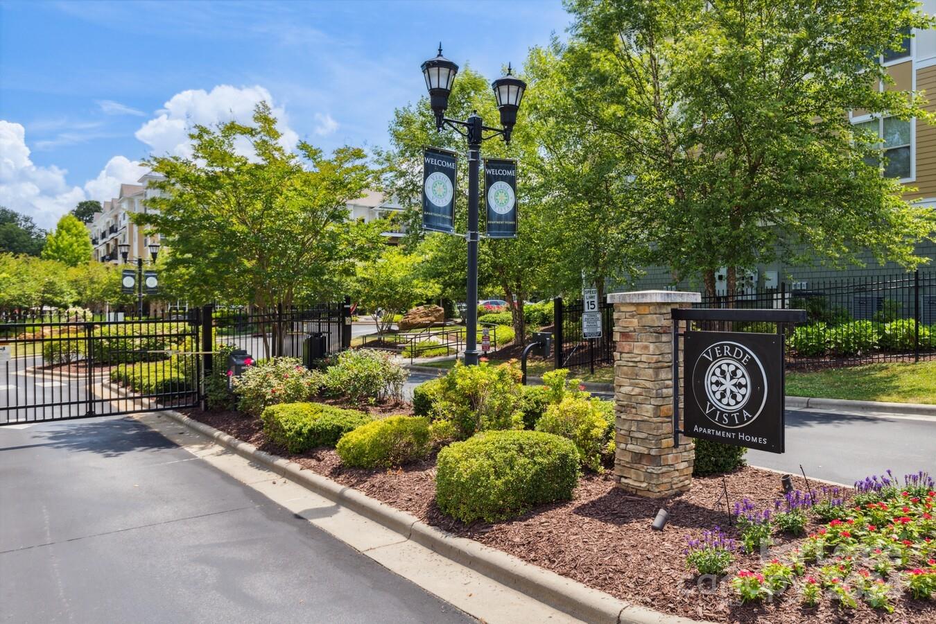 Asheville, North Carolina 28805, United States, 1 Bedroom Bedrooms, ,1 BathroomBathrooms,Residential,Active,56430