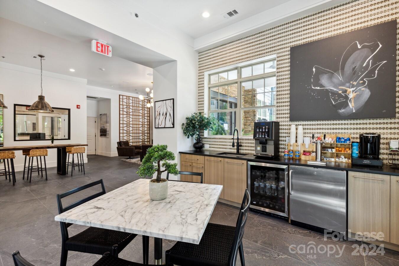 Asheville, North Carolina 28805, United States, 1 Bedroom Bedrooms, ,1 BathroomBathrooms,Residential,Active,56430