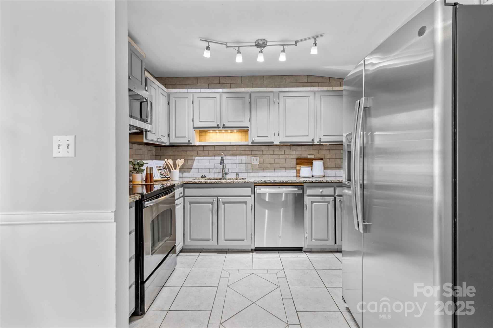 Ashbrook Condos - Residential